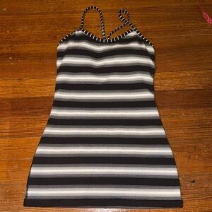 Lululemon Power Y Tank Great Condition Size 4 black and white